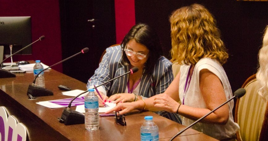Representantes de ACCU España y GETEII firman un convenio de colaboración durante el V Congreso ACCU en Zaragoza.