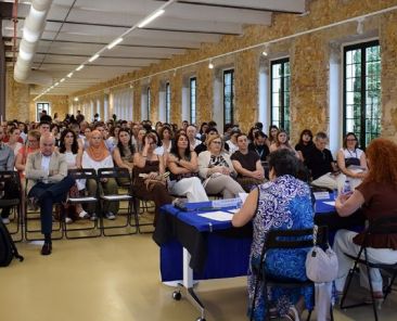 V Feria de Empleo de FAMDIF/COCEMFE-Murcia en Murcia Personas asistentes siguen una ponencia durante la V Feria de Empleo de FAMDIF/COCEMFE-Murcia celebrada en Murcia.