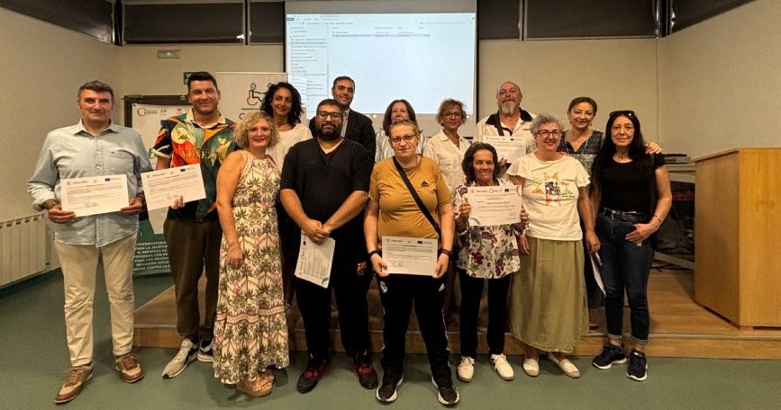 Personas participantes en la formación de camarero/a de pisos de CLM Inclusiva COCEMFE en Cuenca.