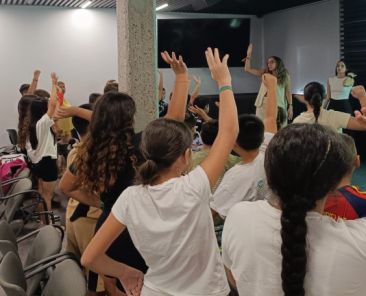 Alumnado participa en una actividad sobre discapacidad y accesibilidad organizada por COCEMFE Badajoz y Fundación Caja Badajoz.